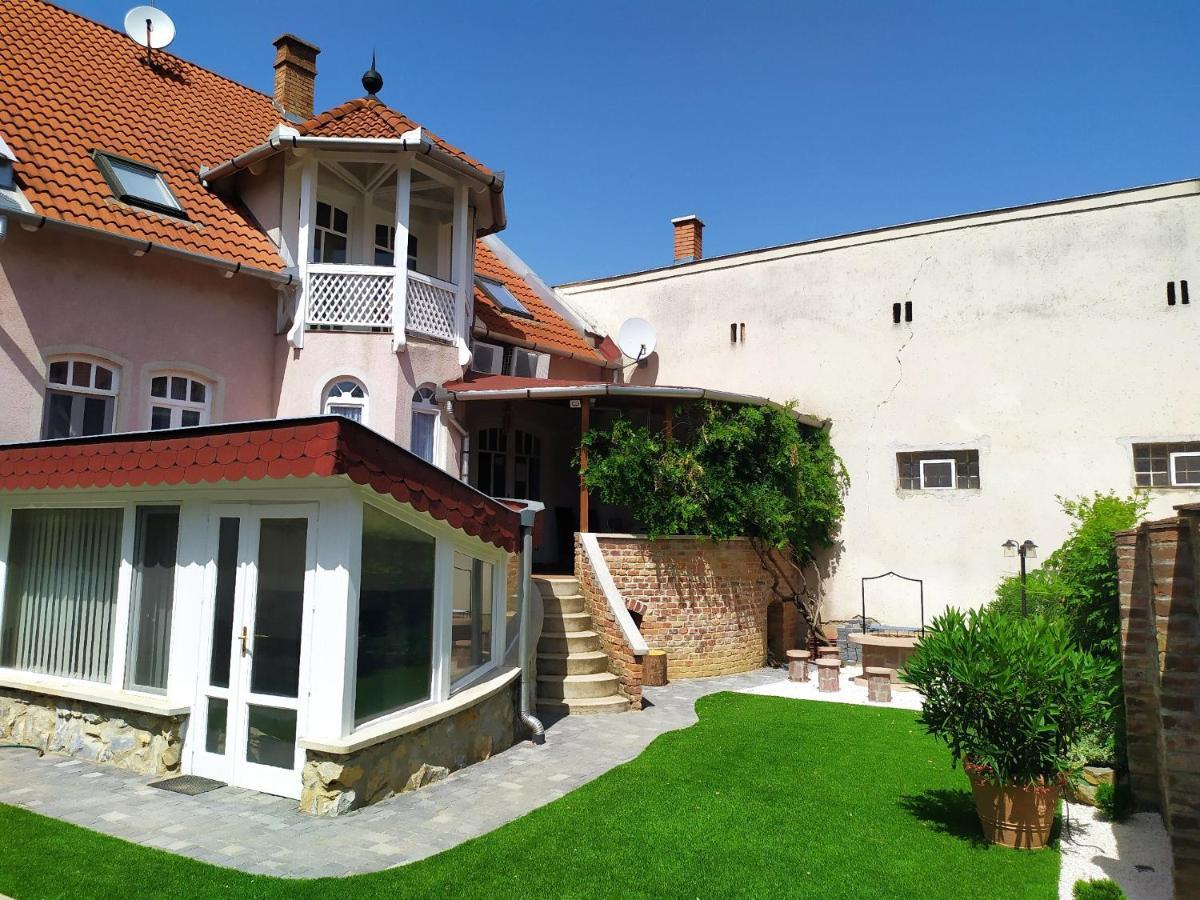 Zoli Apartmanok-Zoli Kölcsey 19 Villa Hajdúszoboszló Dış mekan fotoğraf