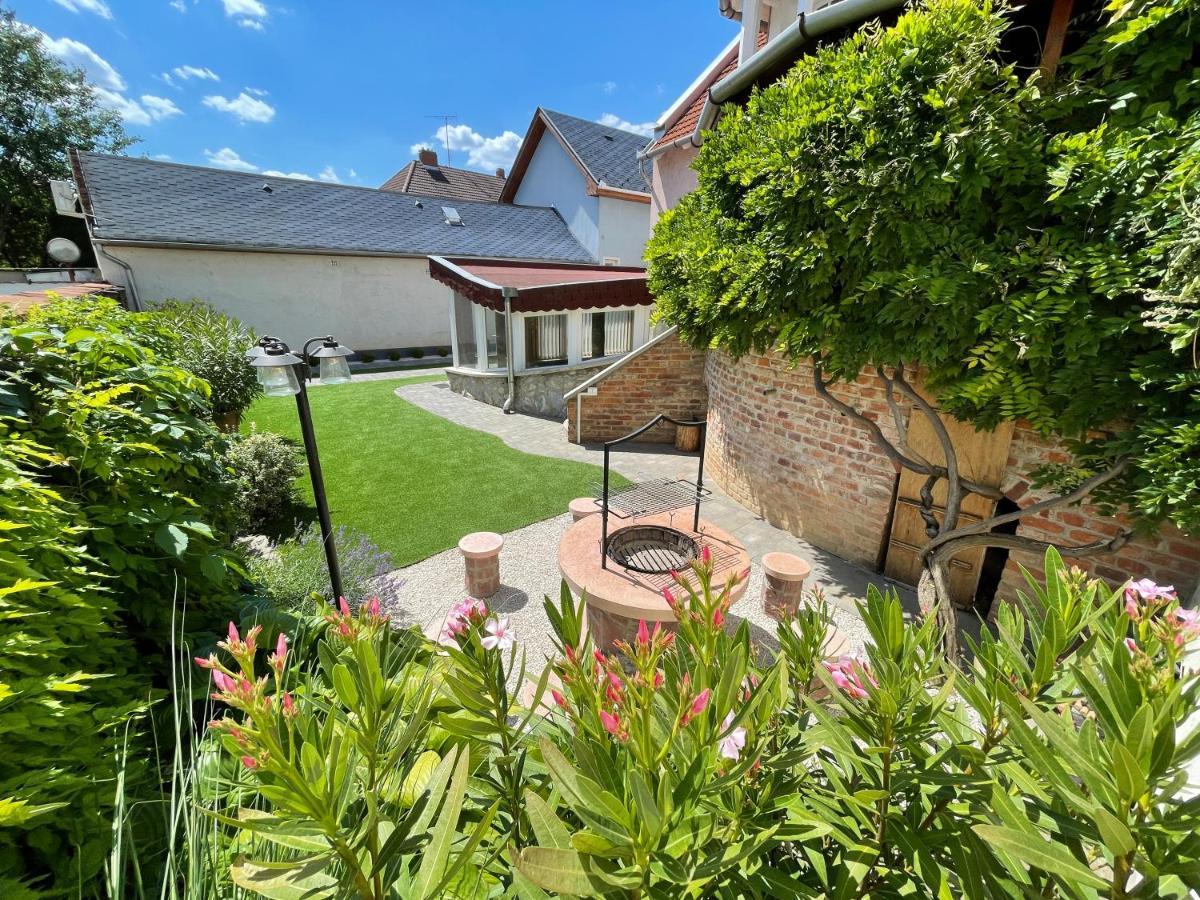 Zoli Apartmanok-Zoli Kölcsey 19 Villa Hajdúszoboszló Dış mekan fotoğraf